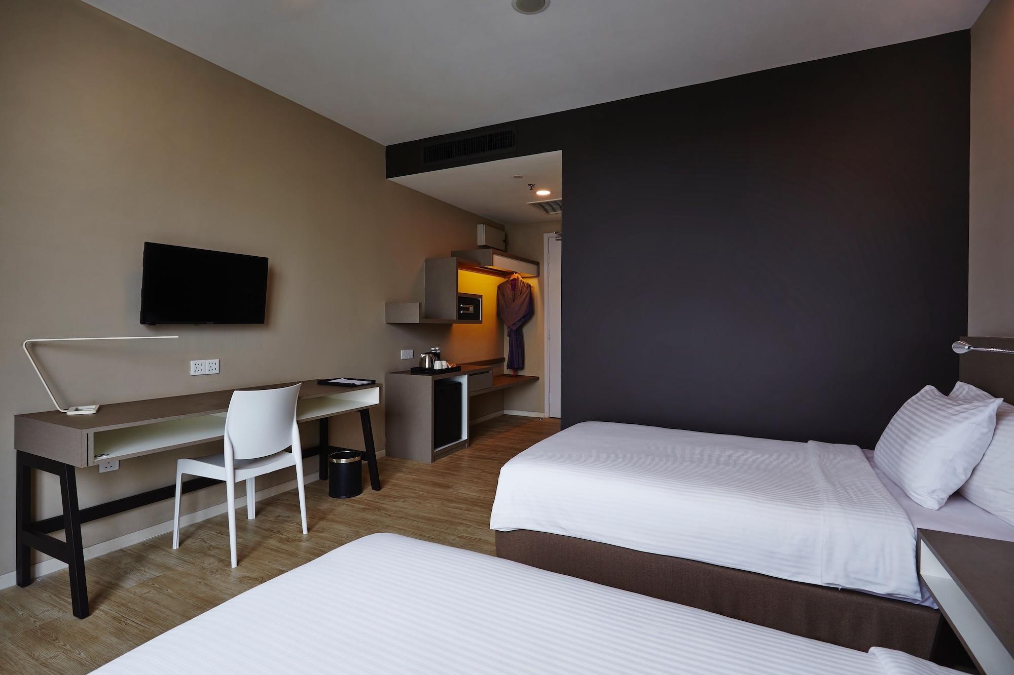 Qliq Damansara Hotel Petaling Jaya Exterior photo