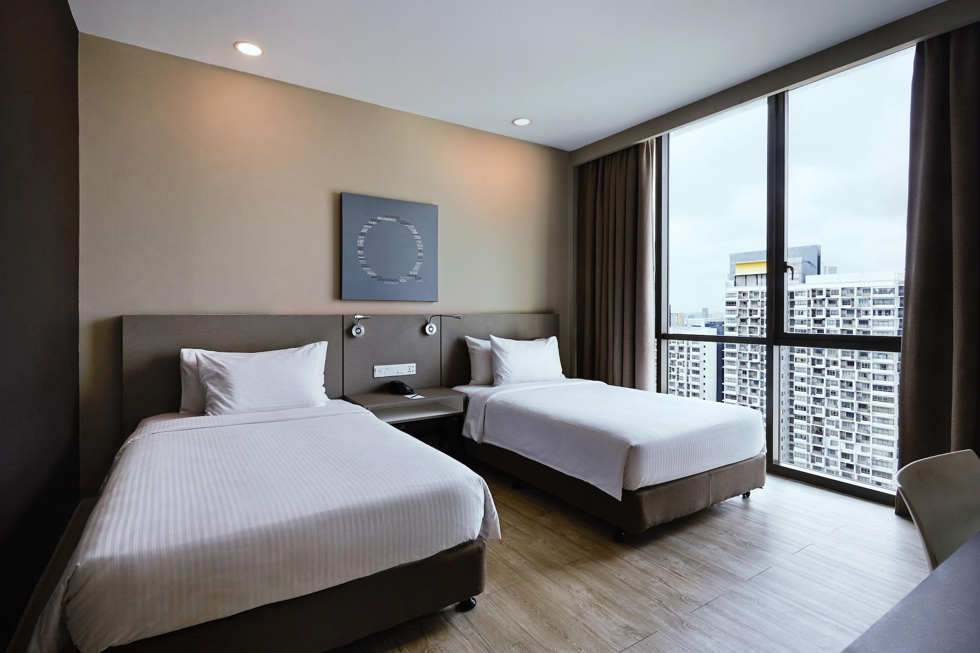 Qliq Damansara Hotel Petaling Jaya Exterior photo