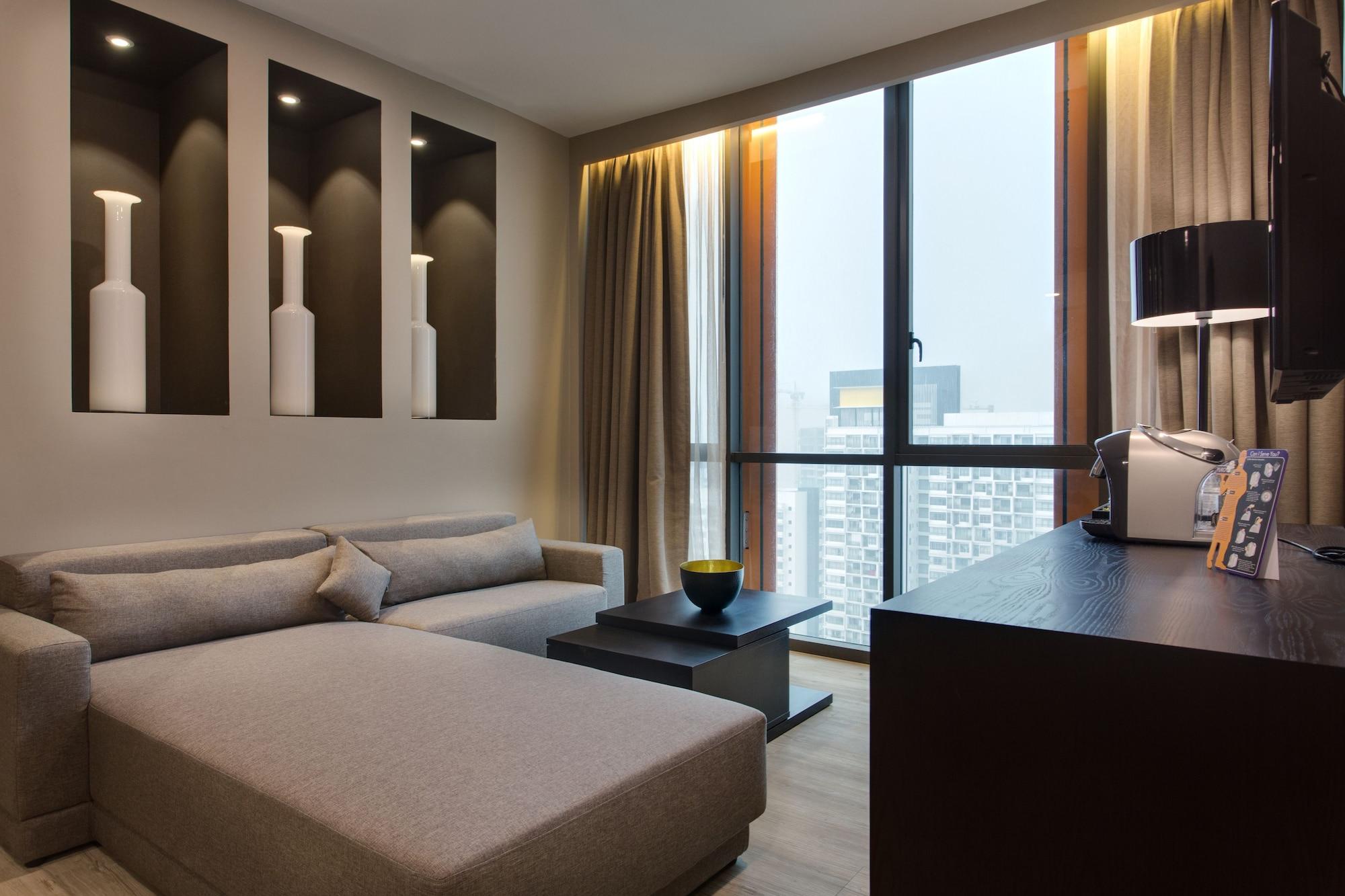 Qliq Damansara Hotel Petaling Jaya Exterior photo