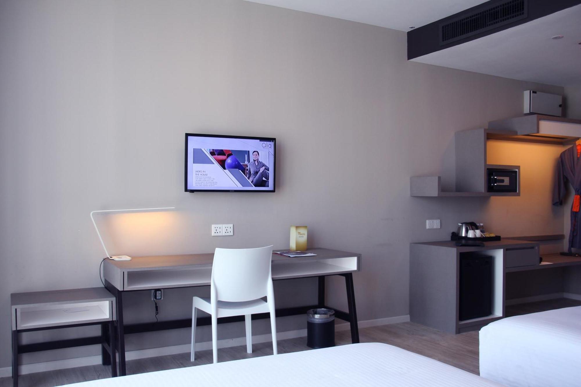 Qliq Damansara Hotel Petaling Jaya Exterior photo